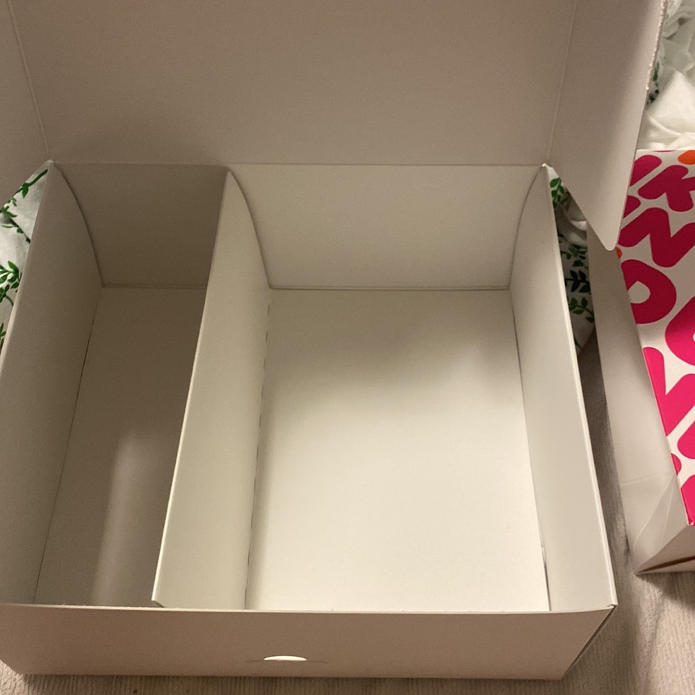 Elf x Dunkin box and bag - Picture 4 of 8